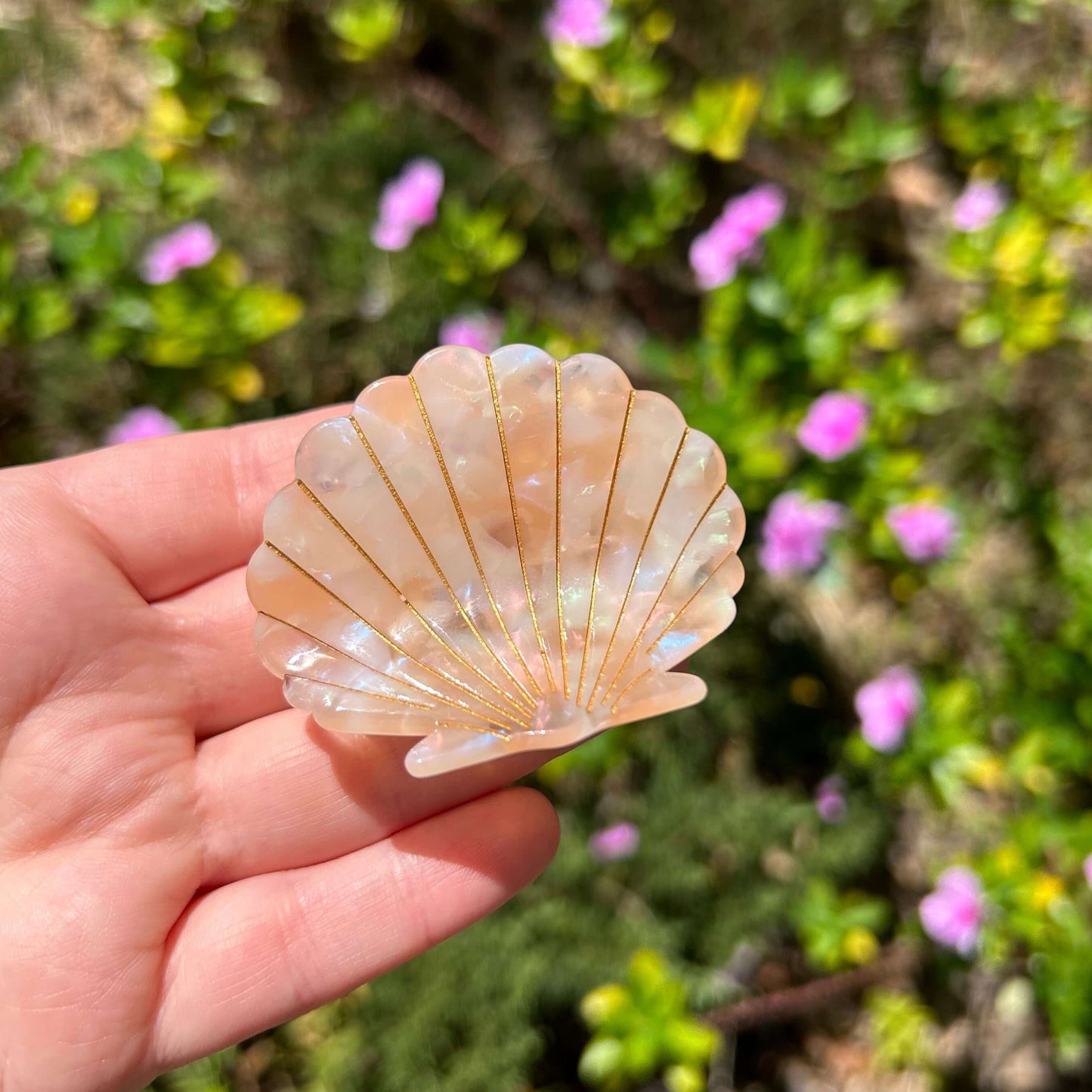 Seashell Claw Clip Peach