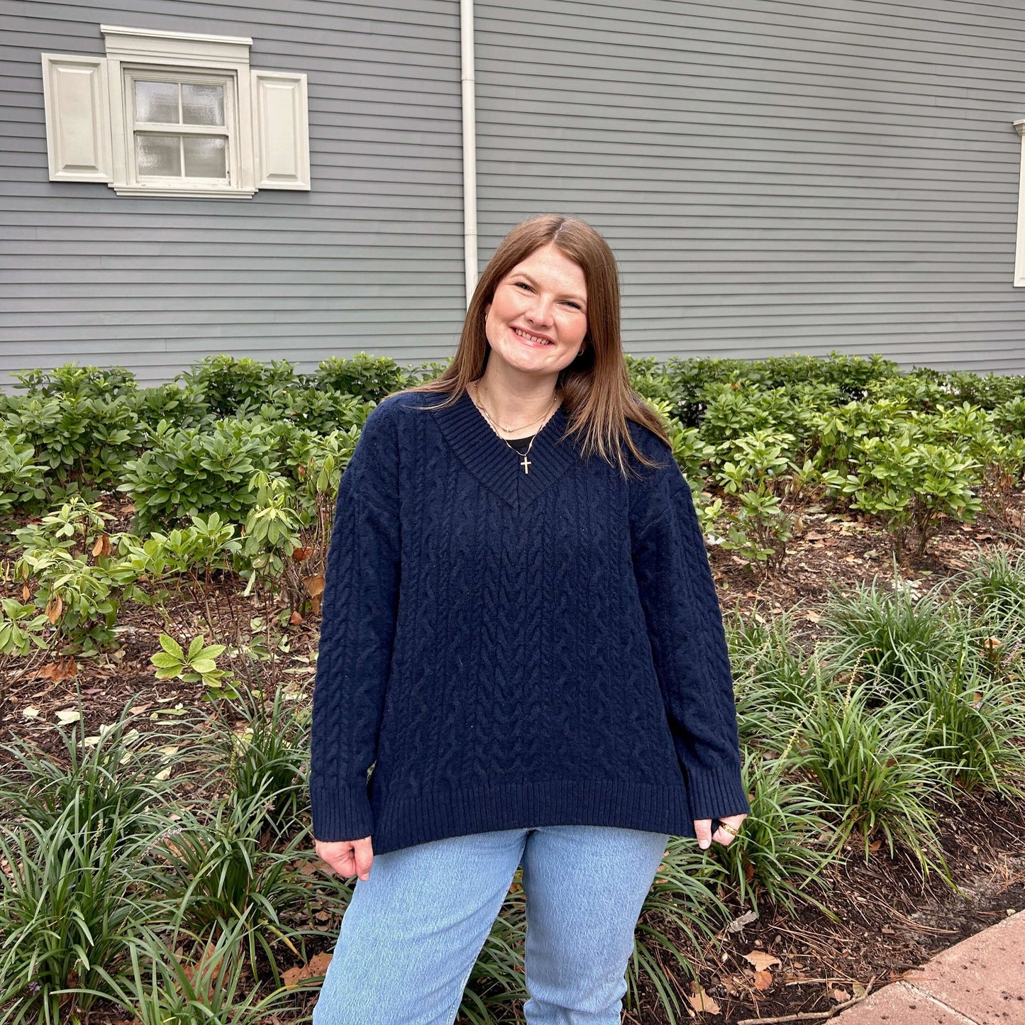 V-neck cable knit navy