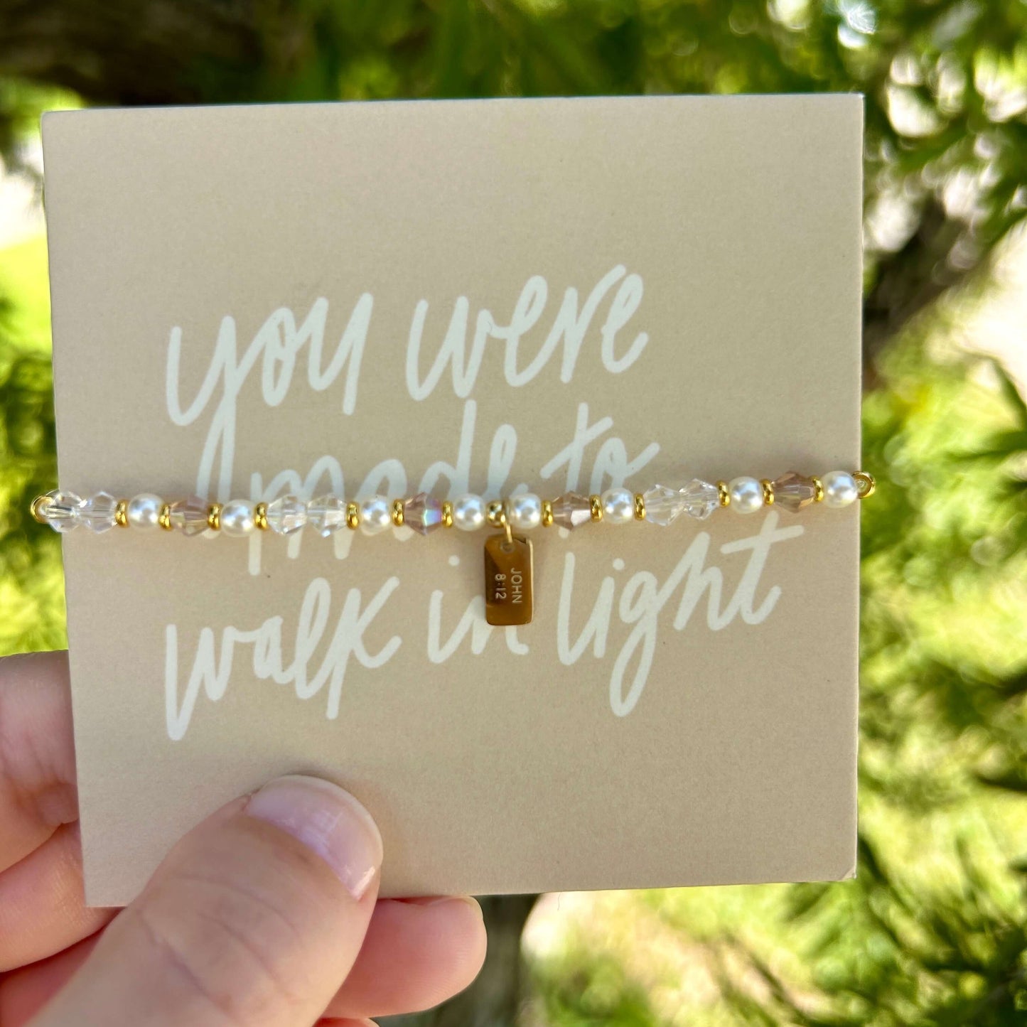 Light beaded bracelet back