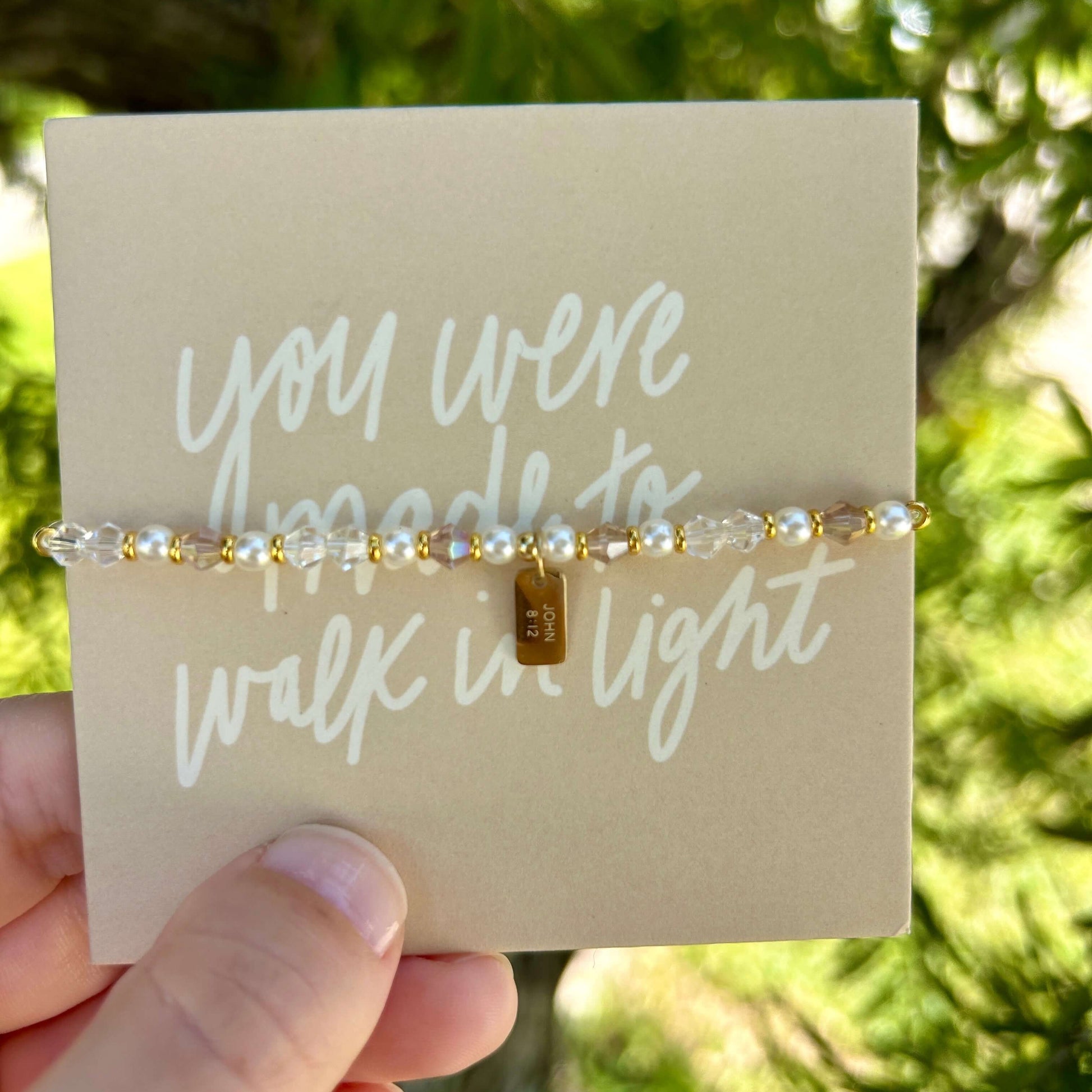 Light beaded bracelet back